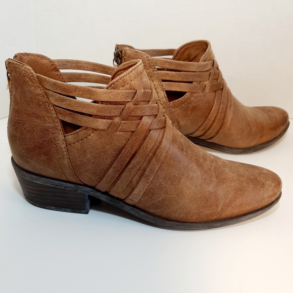 bare traps goldie bootie